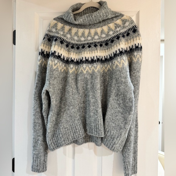 H&M Sweater - Picture 3 of 5